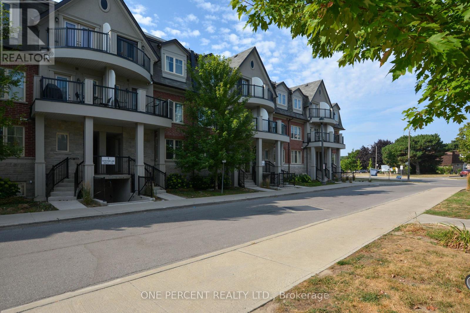 Photo 8 of 20 1 Eaton Park Lane, Toronto ON