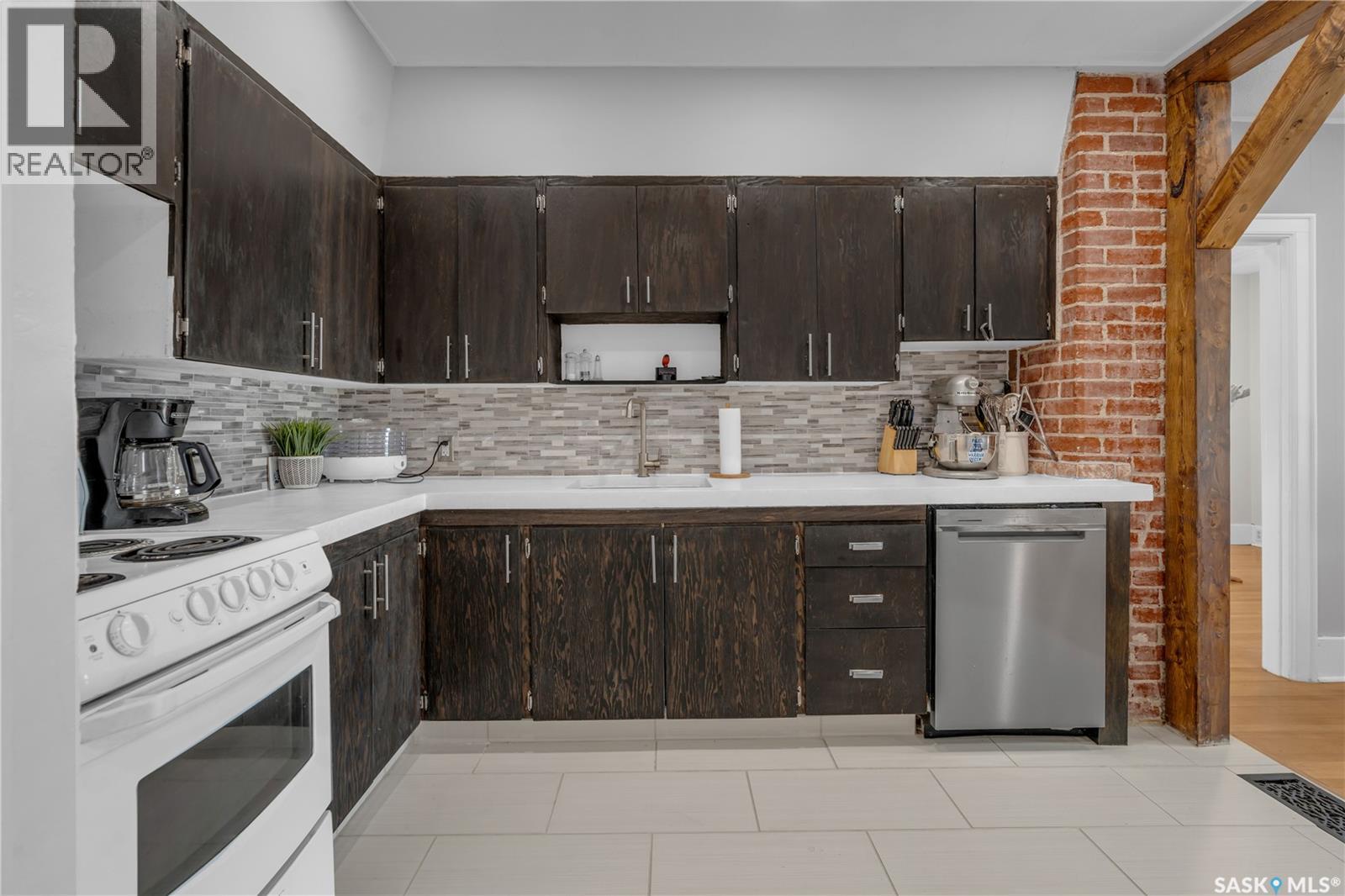 Photo 10 of 2212 Edgar Street, Regina SK