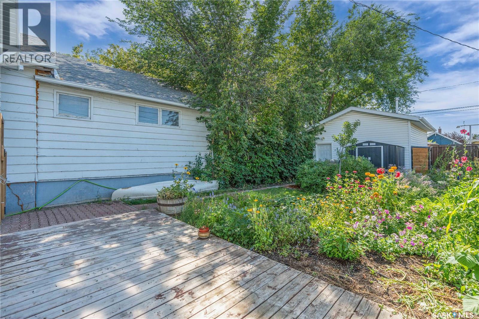 Photo 37 of 2212 Edgar Street, Regina SK