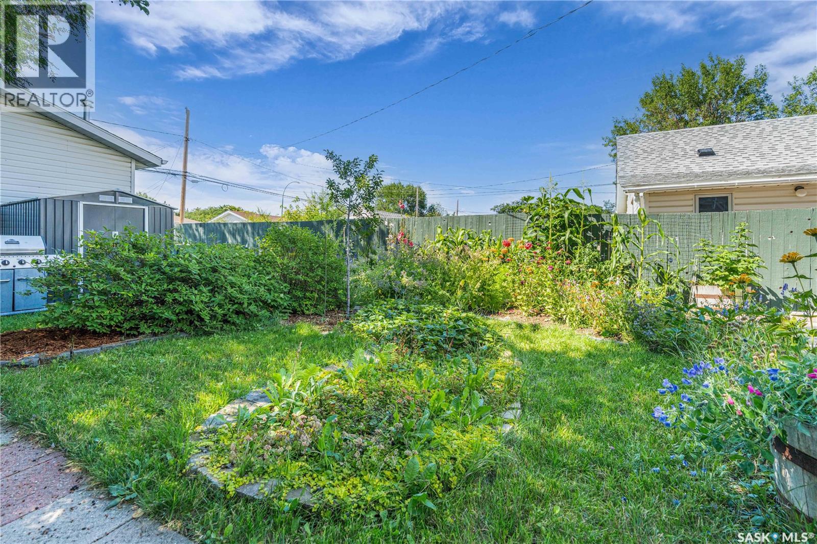 Photo 38 of 2212 Edgar Street, Regina SK
