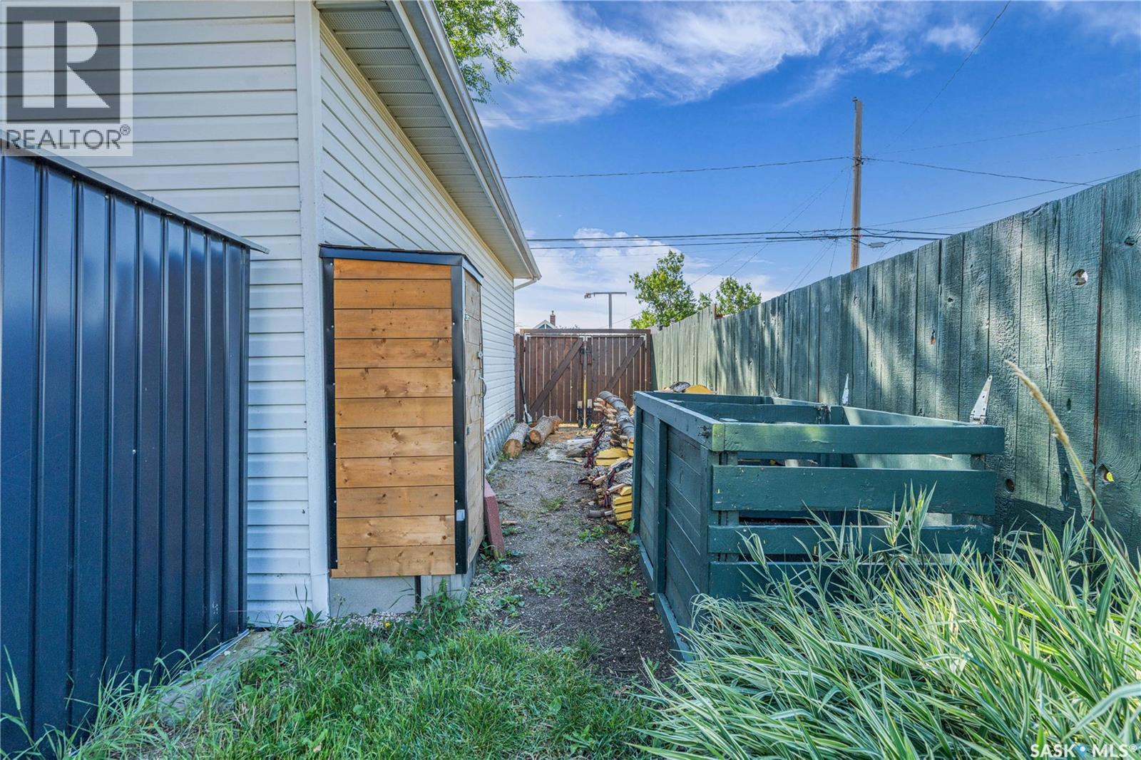 Photo 41 of 2212 Edgar Street, Regina SK