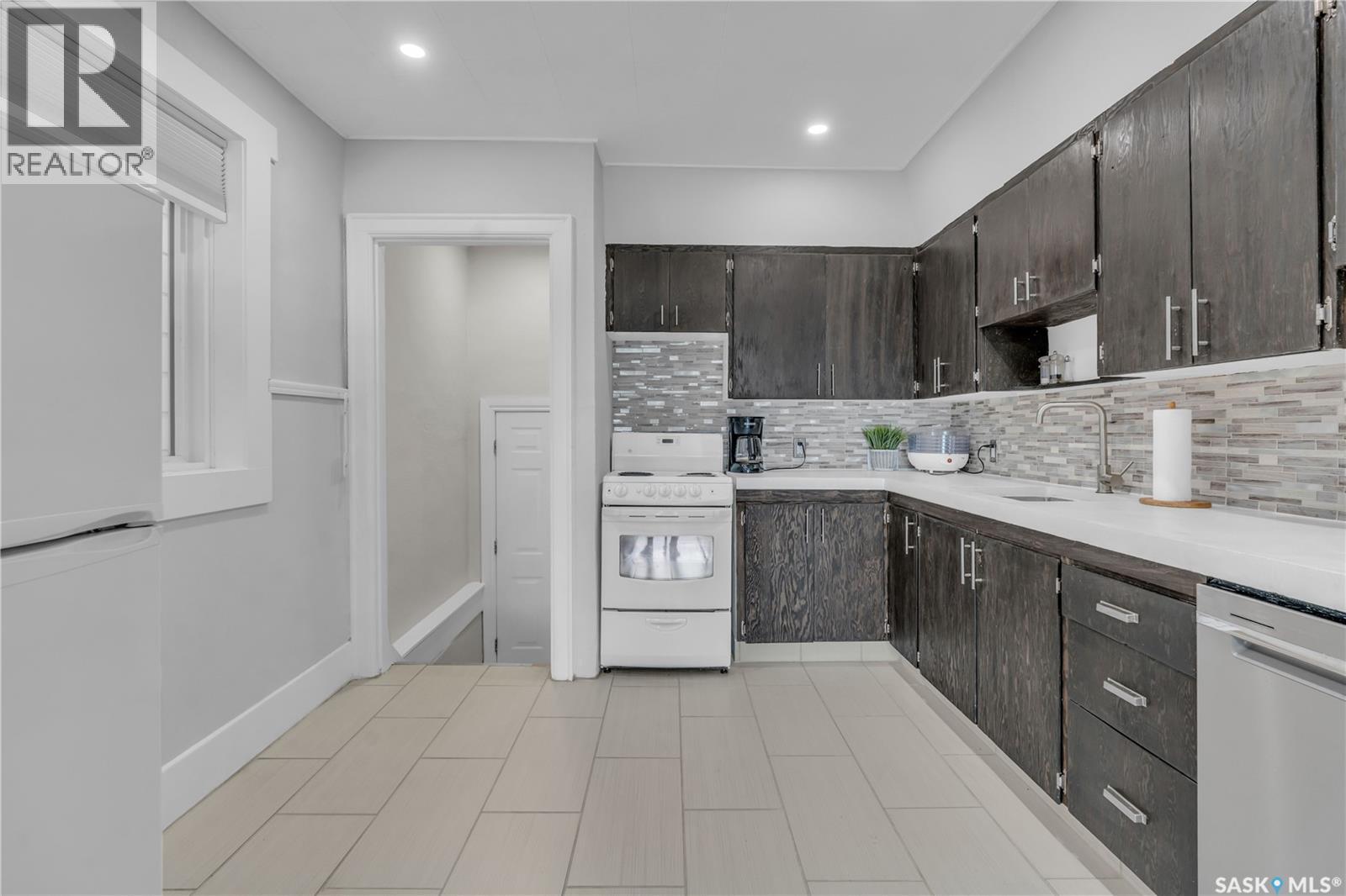 Photo 9 of 2212 Edgar Street, Regina SK