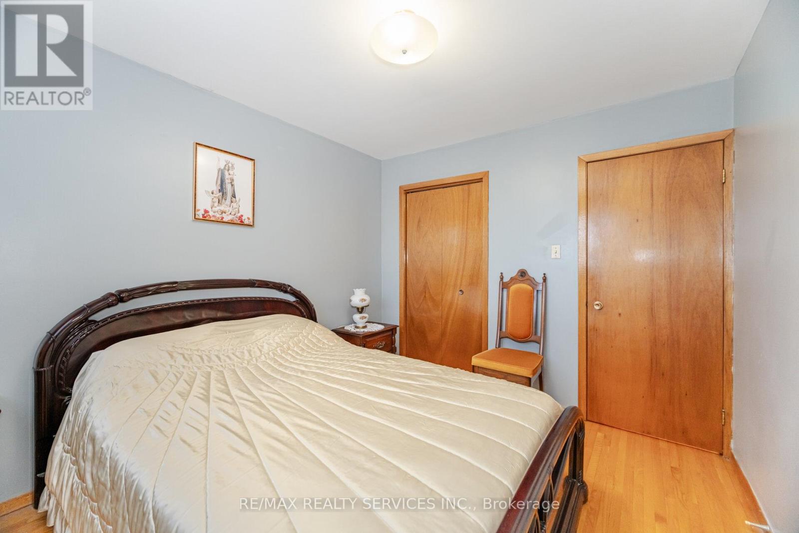 Photo 34 of 33 Tolton Drive, Brampton ON