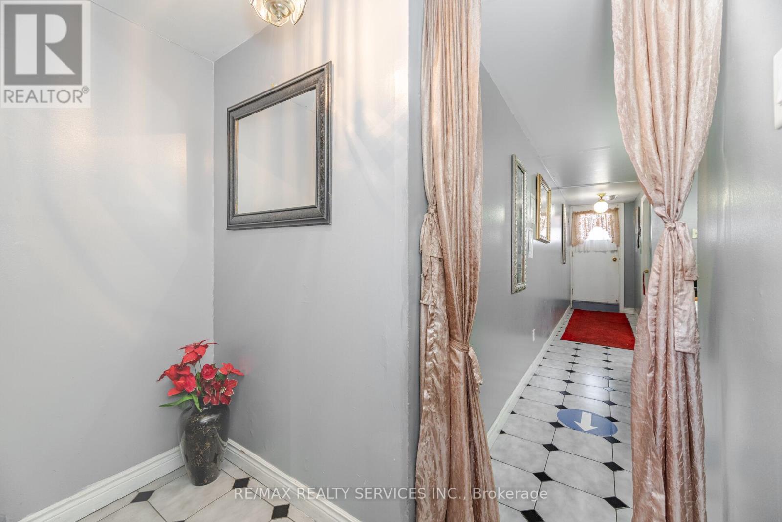 Photo 49 of 33 Tolton Drive, Brampton ON