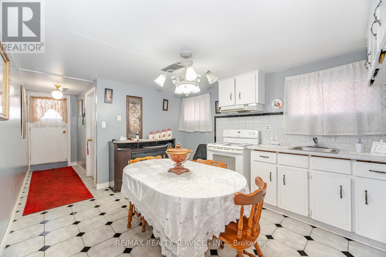 Photo 26 of 33 Tolton Drive, Brampton ON