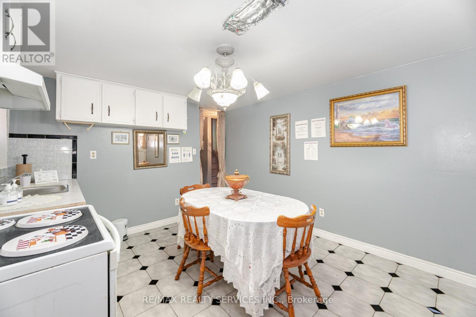 Photo 47 of 33 Tolton Drive, Brampton ON