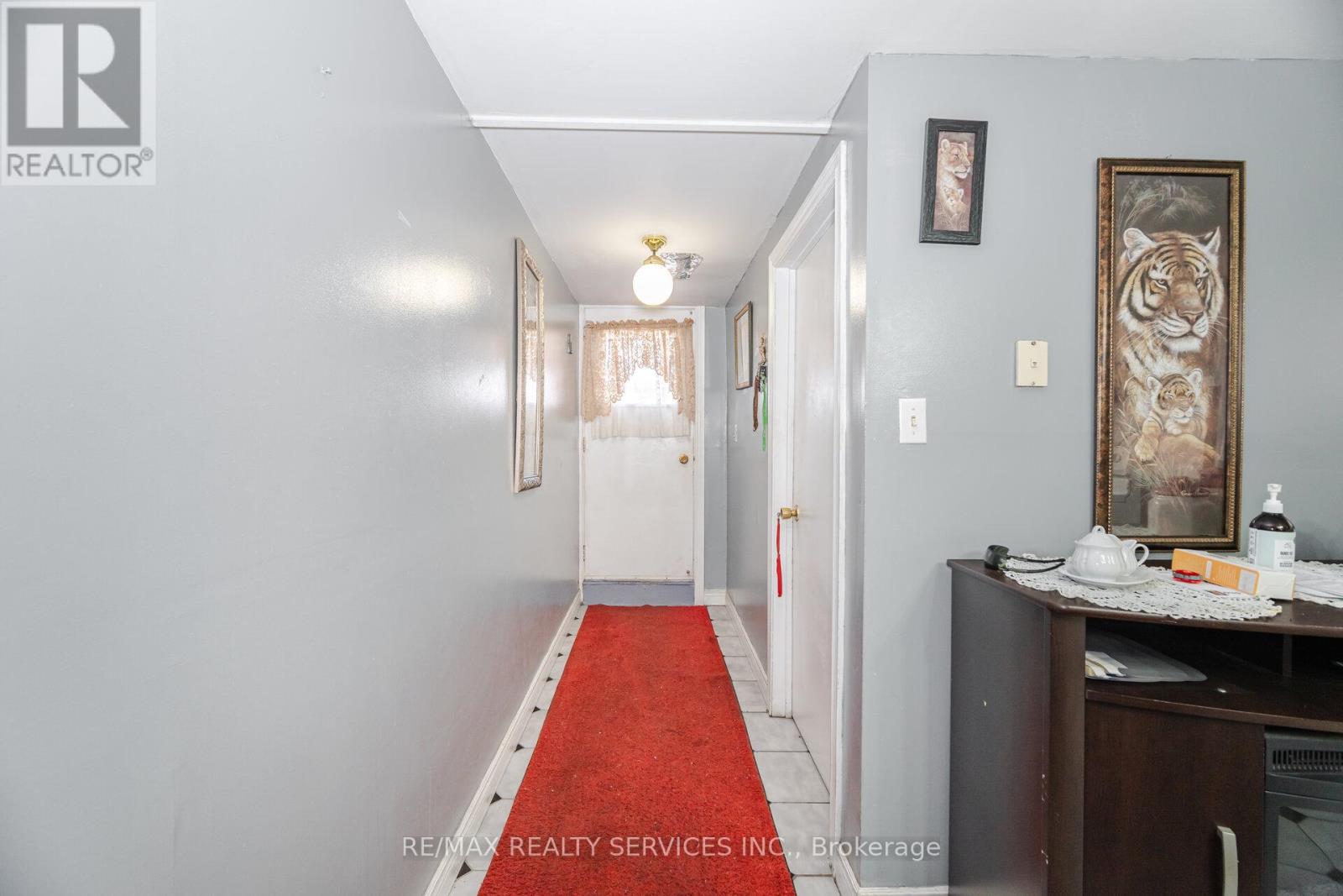 Photo 25 of 33 Tolton Drive, Brampton ON