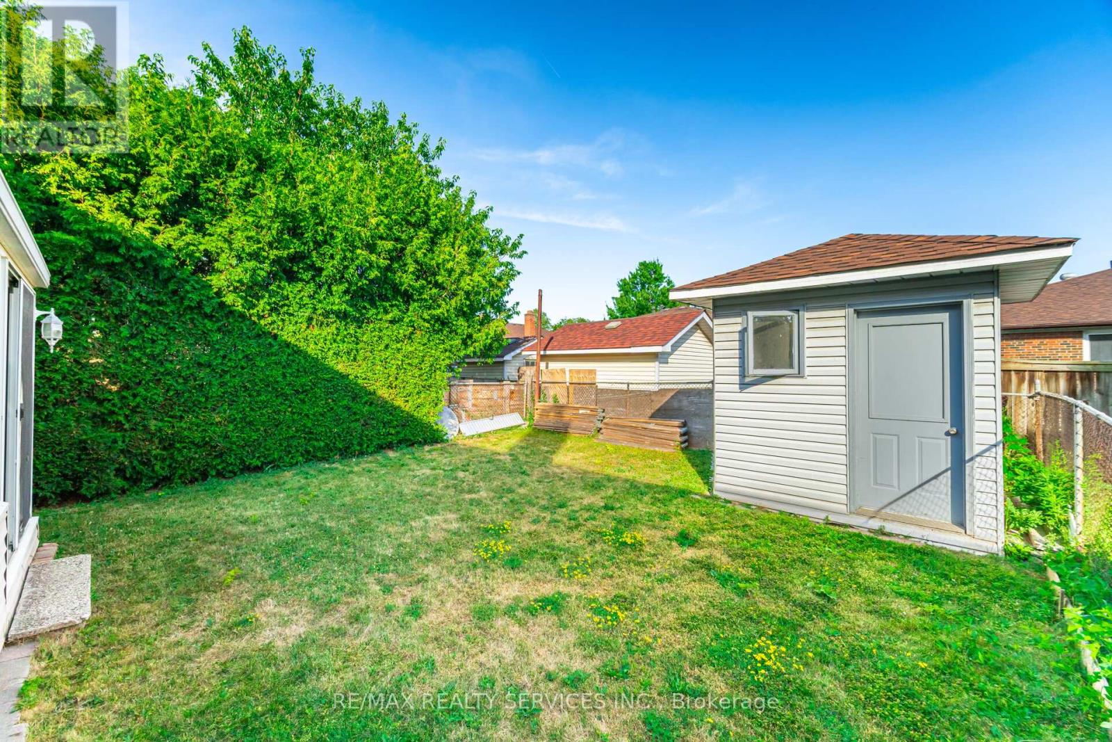 Photo 10 of 33 Tolton Drive, Brampton ON