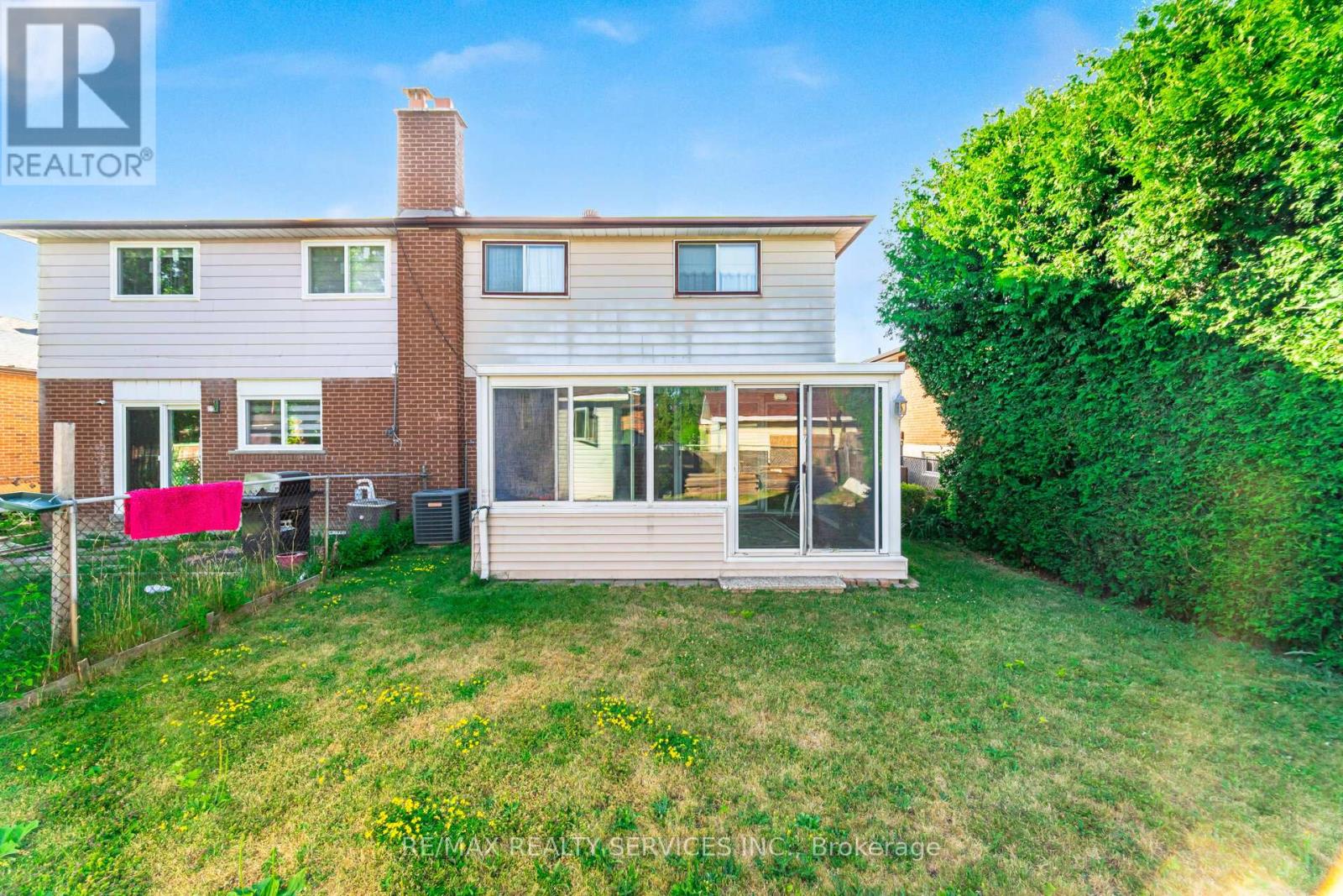 Photo 36 of 33 Tolton Drive, Brampton ON