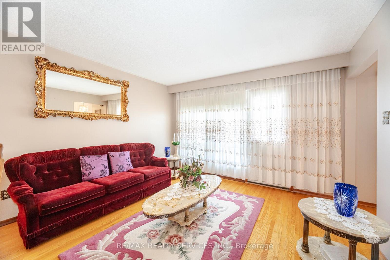 Photo 22 of 33 Tolton Drive, Brampton ON