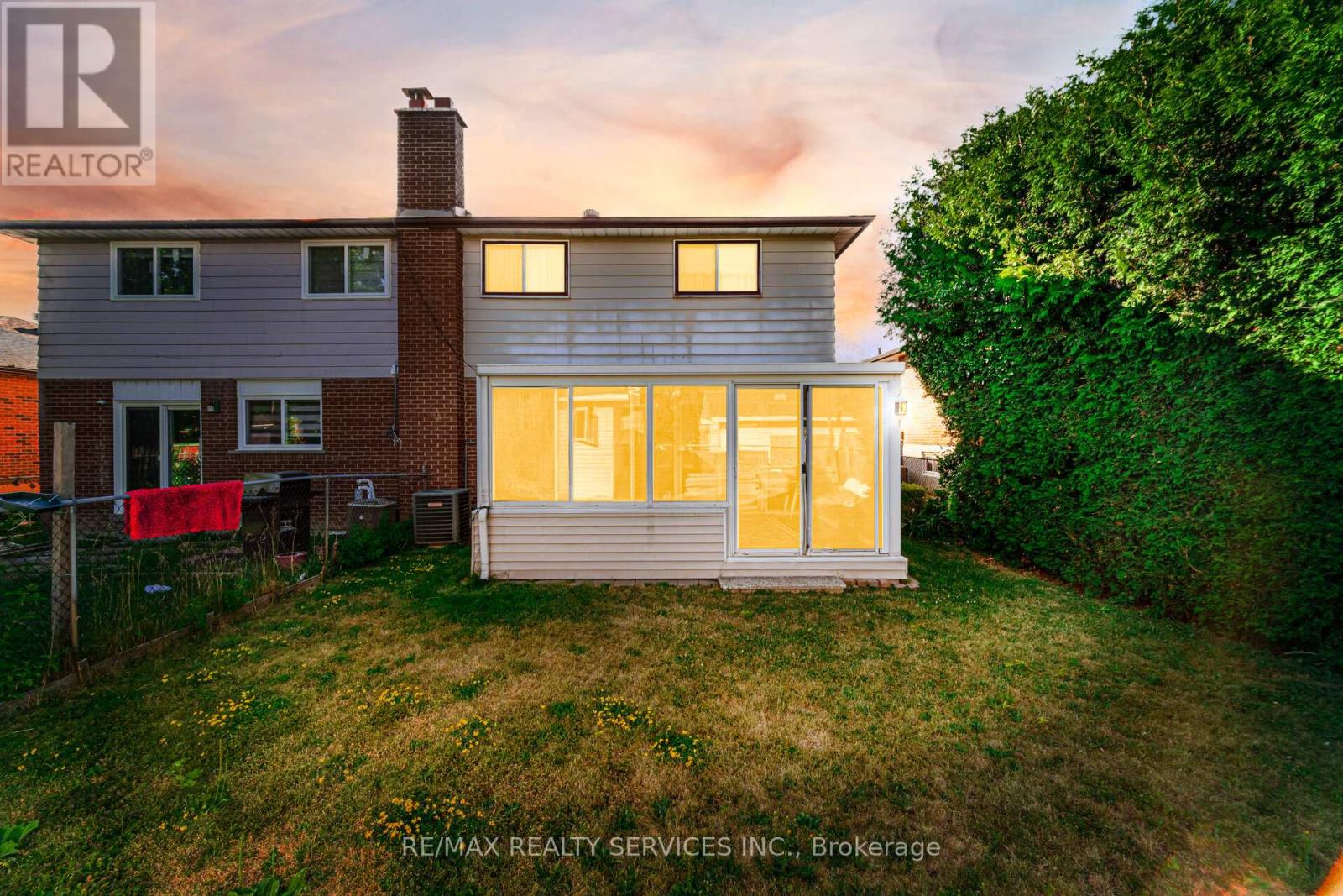 Photo 7 of 33 Tolton Drive, Brampton ON