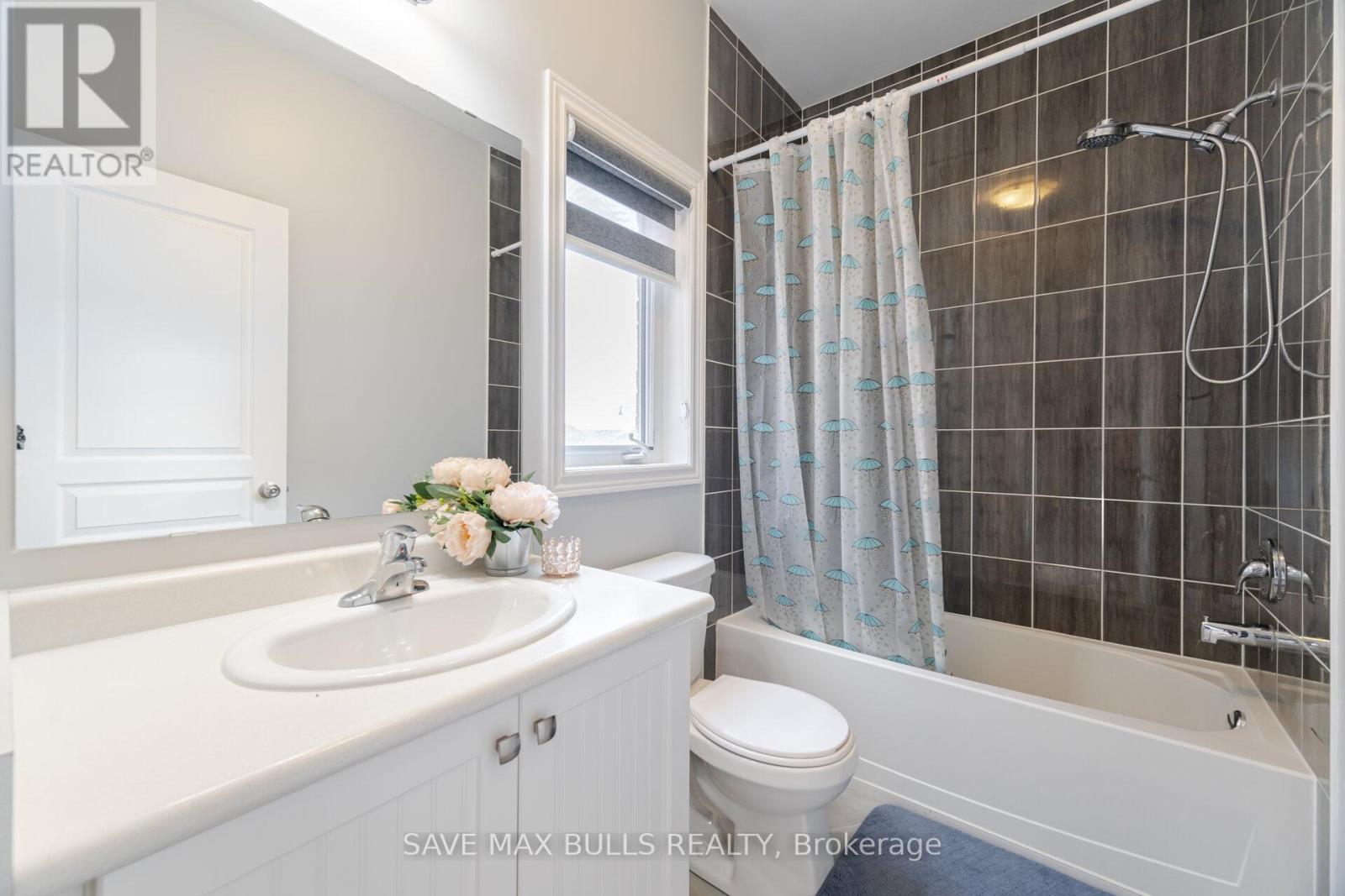 Photo 6 of 84 Haverstock Crescent, Brampton ON