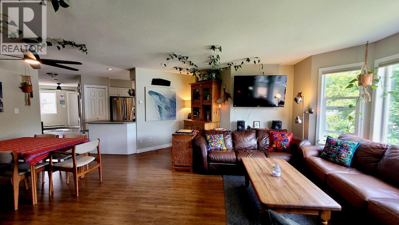 Photo 8 of 428 Beasley Crescent W, Nelson BC