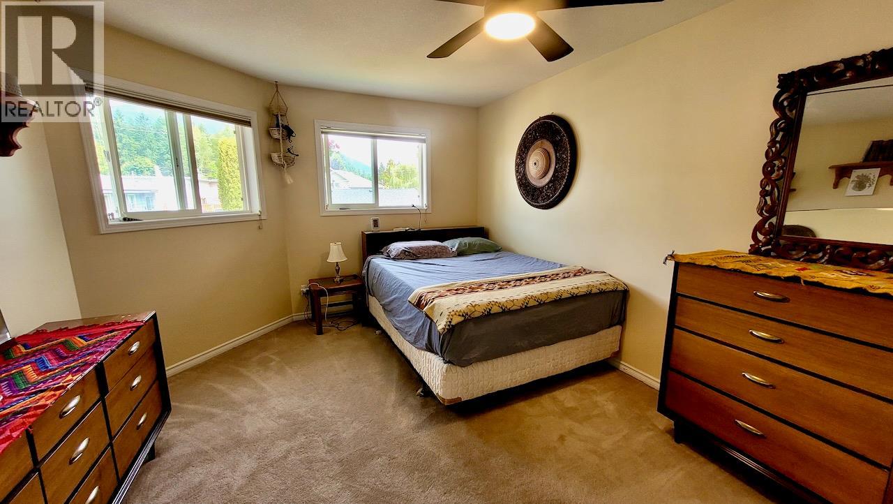 Photo 14 of 428 Beasley Crescent W, Nelson BC