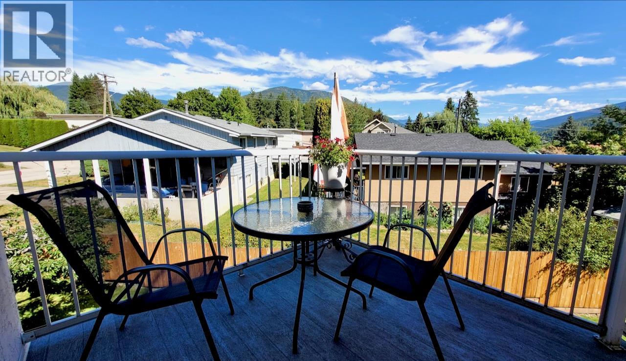 Photo 41 of 428 Beasley Crescent W, Nelson BC
