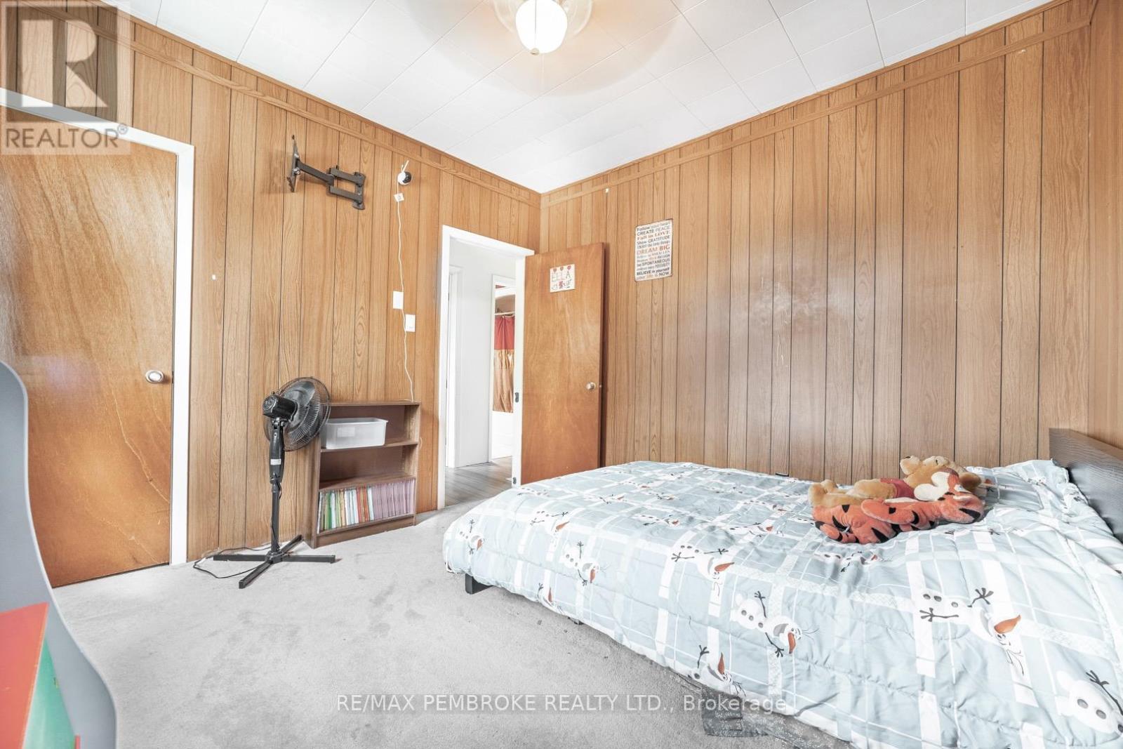 Photo 17 of 402 Christie Street, Pembroke ON