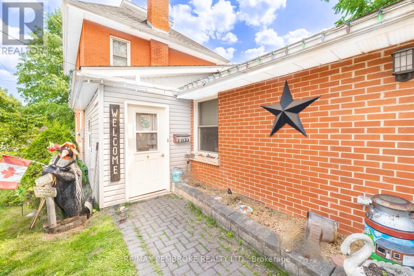Photo 23 of 402 Christie Street, Pembroke ON