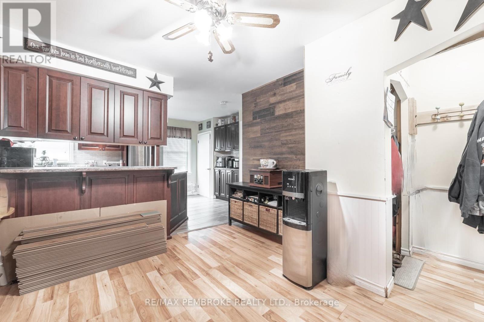 Photo 15 of 402 Christie Street, Pembroke ON