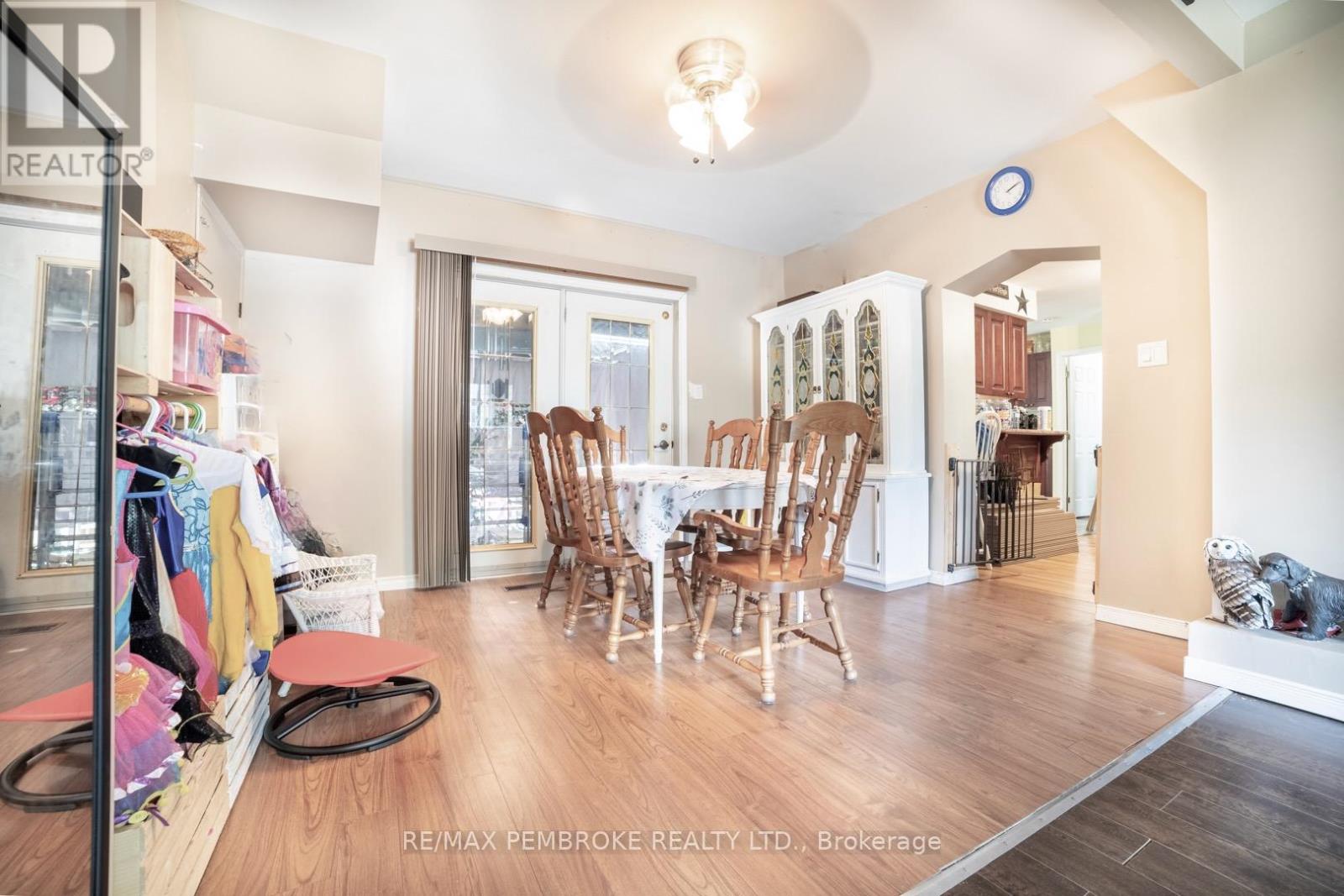 Photo 9 of 402 Christie Street, Pembroke ON