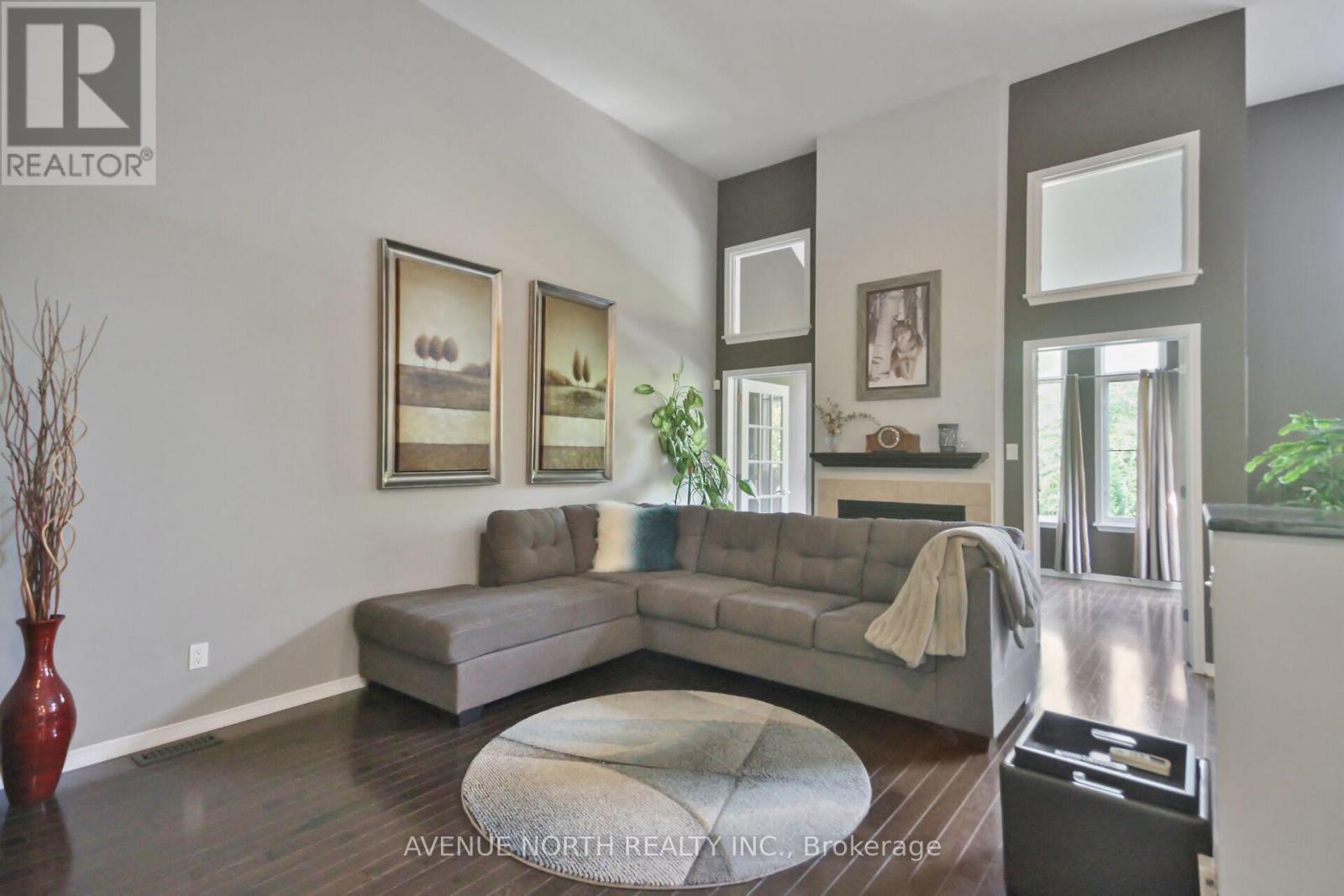 Photo 12 of 57 Macassa Circle, Ottawa ON
