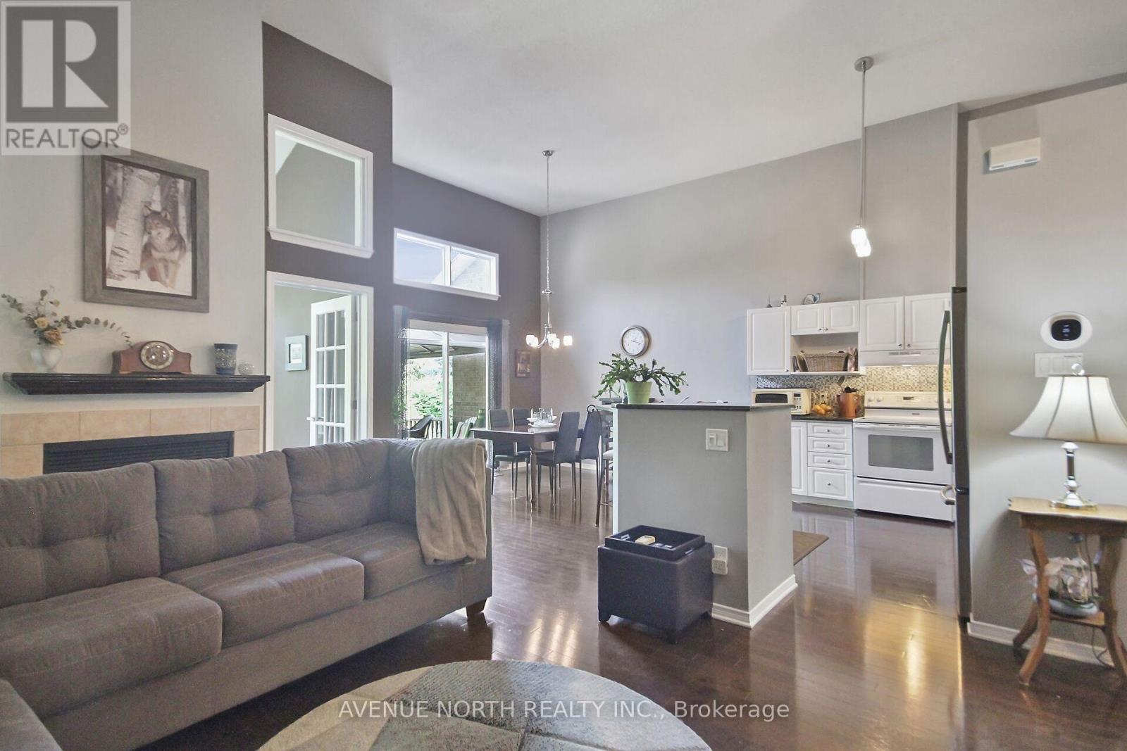Photo 14 of 57 Macassa Circle, Ottawa ON
