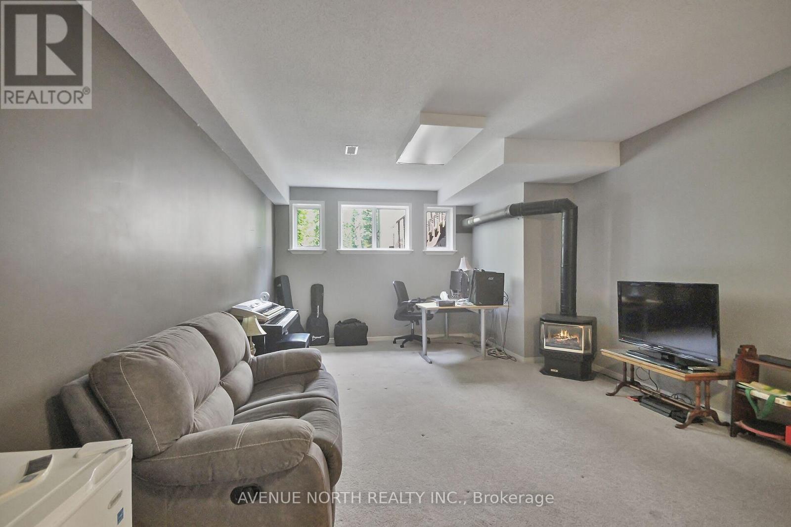 Photo 41 of 57 Macassa Circle, Ottawa ON