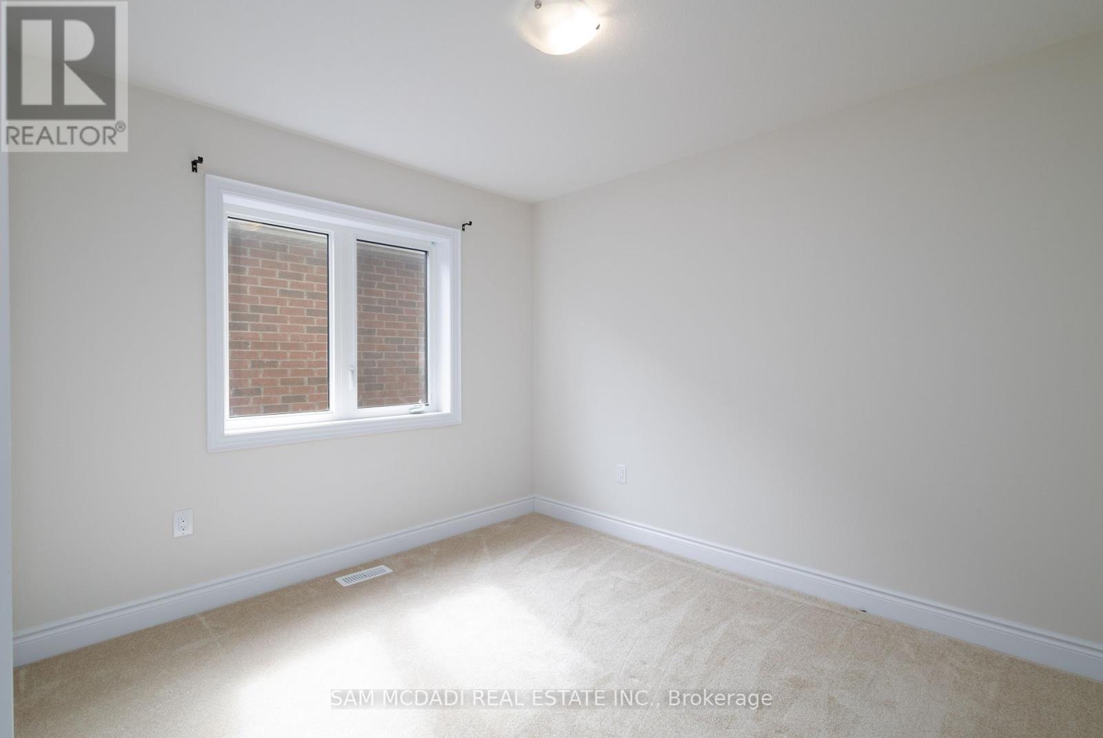 Photo 17 of 180 Whithorn Crescent, Haldimand ON