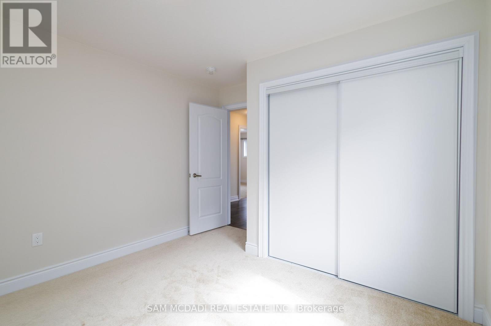 Photo 33 of 180 Whithorn Crescent, Haldimand ON