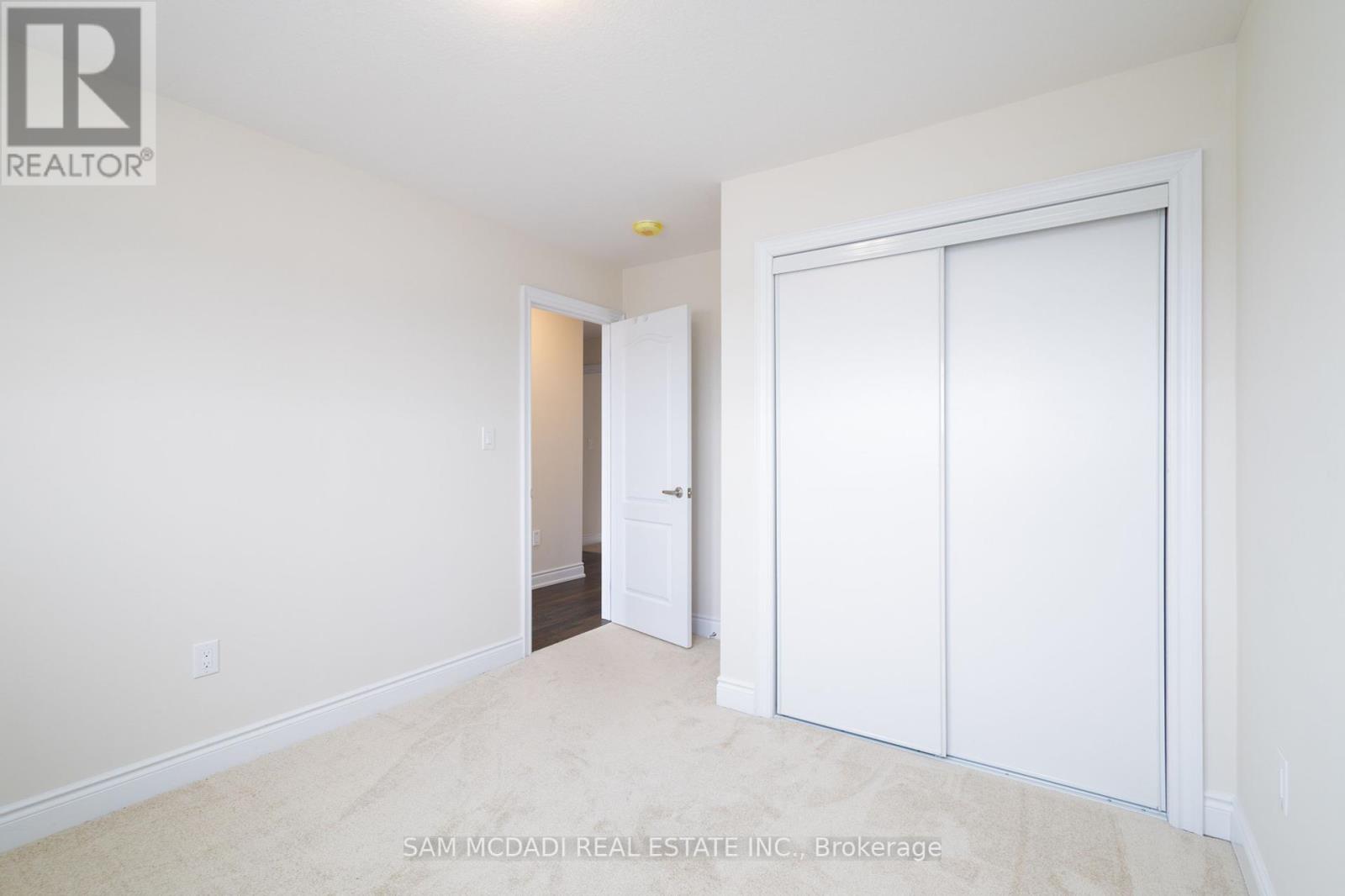 Photo 3 of 180 Whithorn Crescent, Haldimand ON