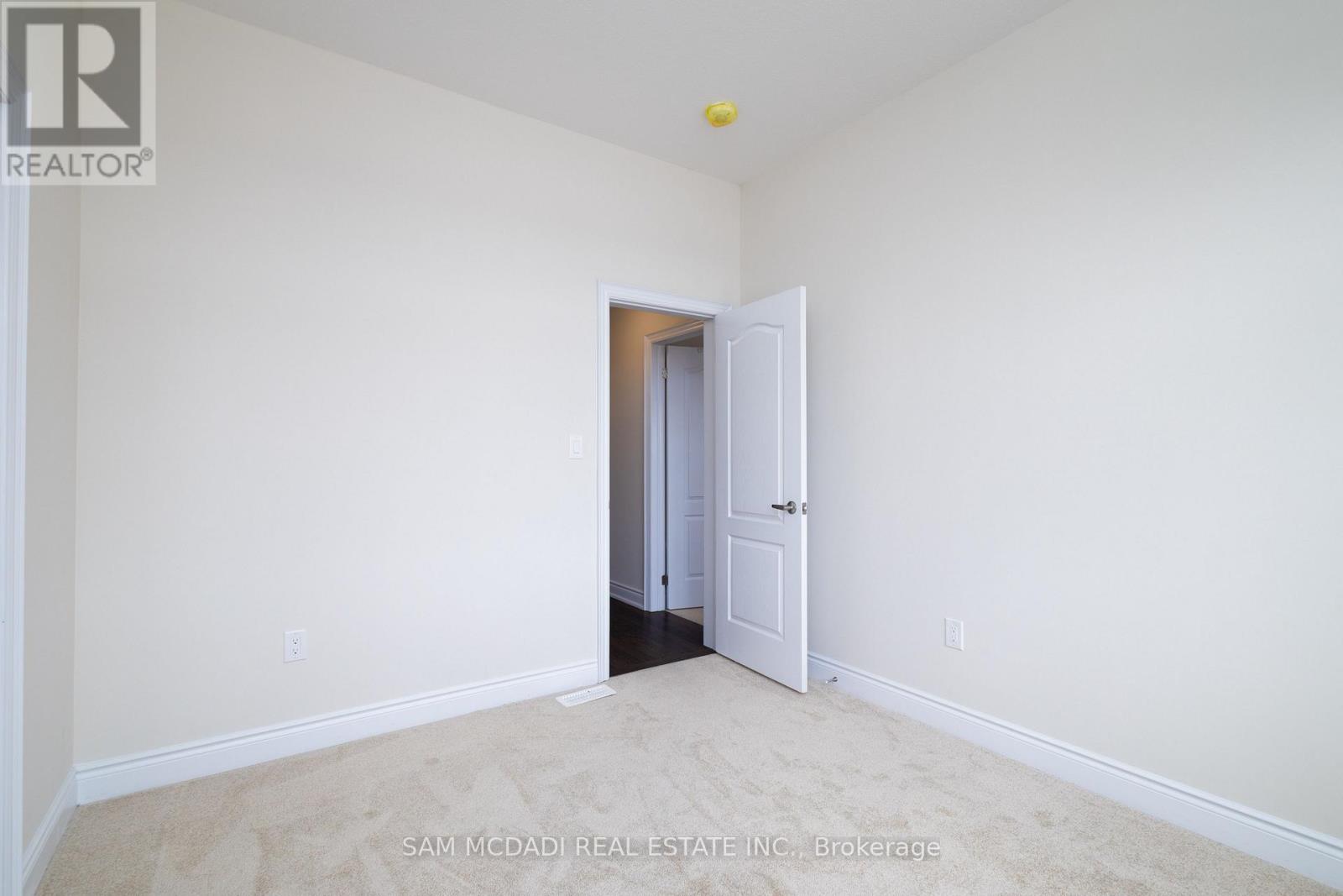 Photo 25 of 180 Whithorn Crescent, Haldimand ON