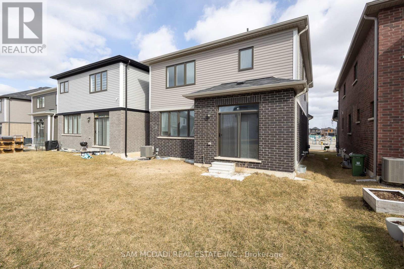 Photo 26 of 180 Whithorn Crescent, Haldimand ON