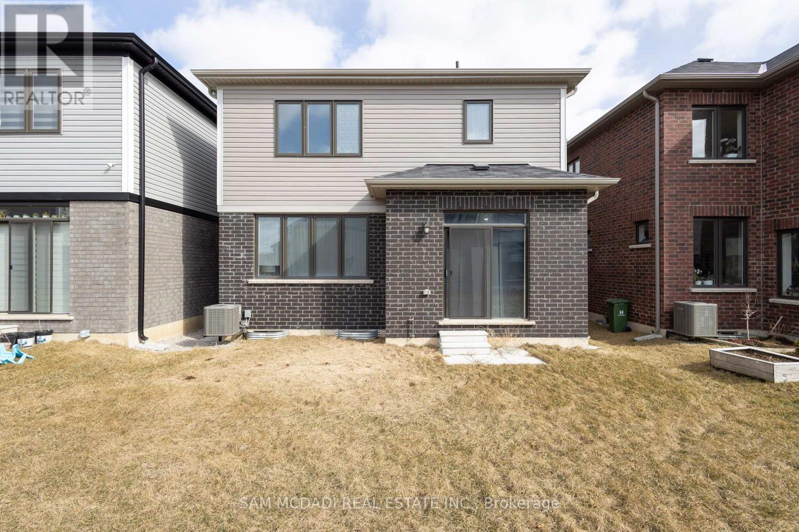 Photo 23 of 180 Whithorn Crescent, Haldimand ON