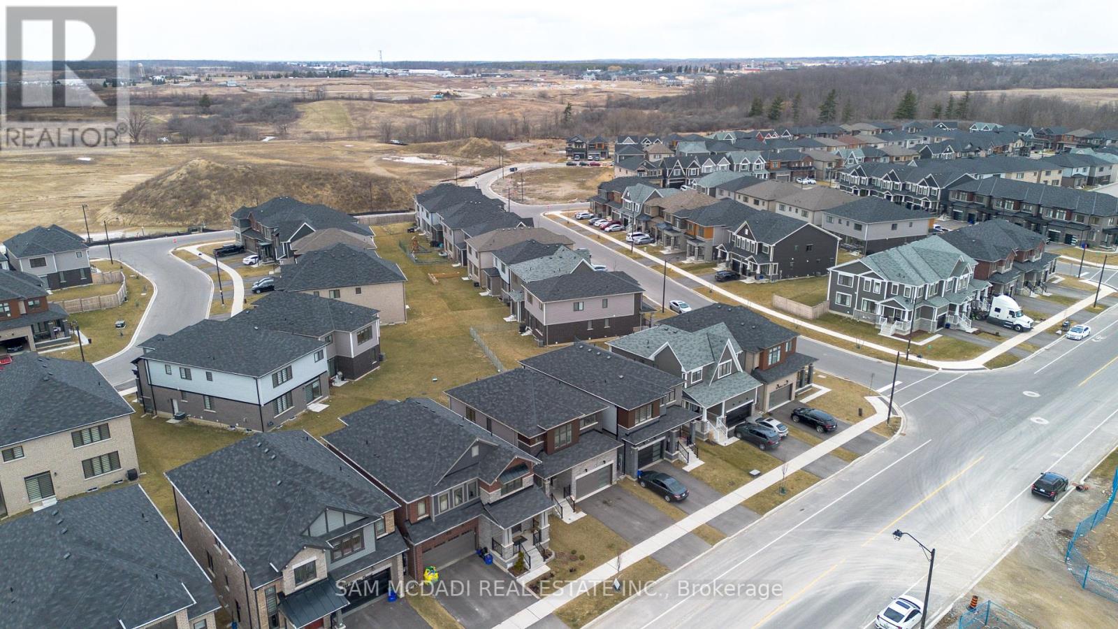 Photo 27 of 180 Whithorn Crescent, Haldimand ON