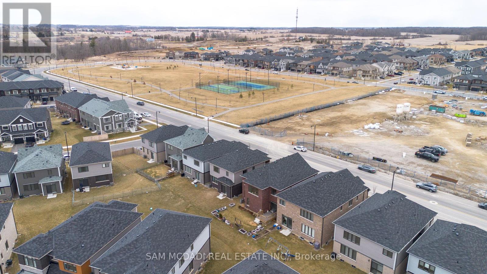 Photo 29 of 180 Whithorn Crescent, Haldimand ON