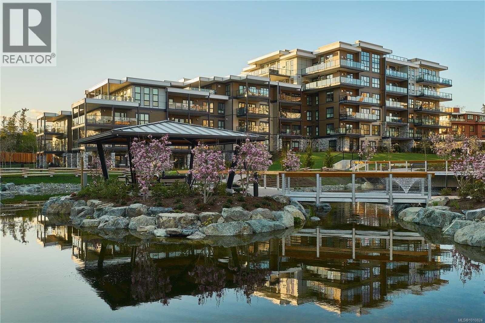 Single Family House for Sale in   Travino Lane Travino Gardens Saanich 