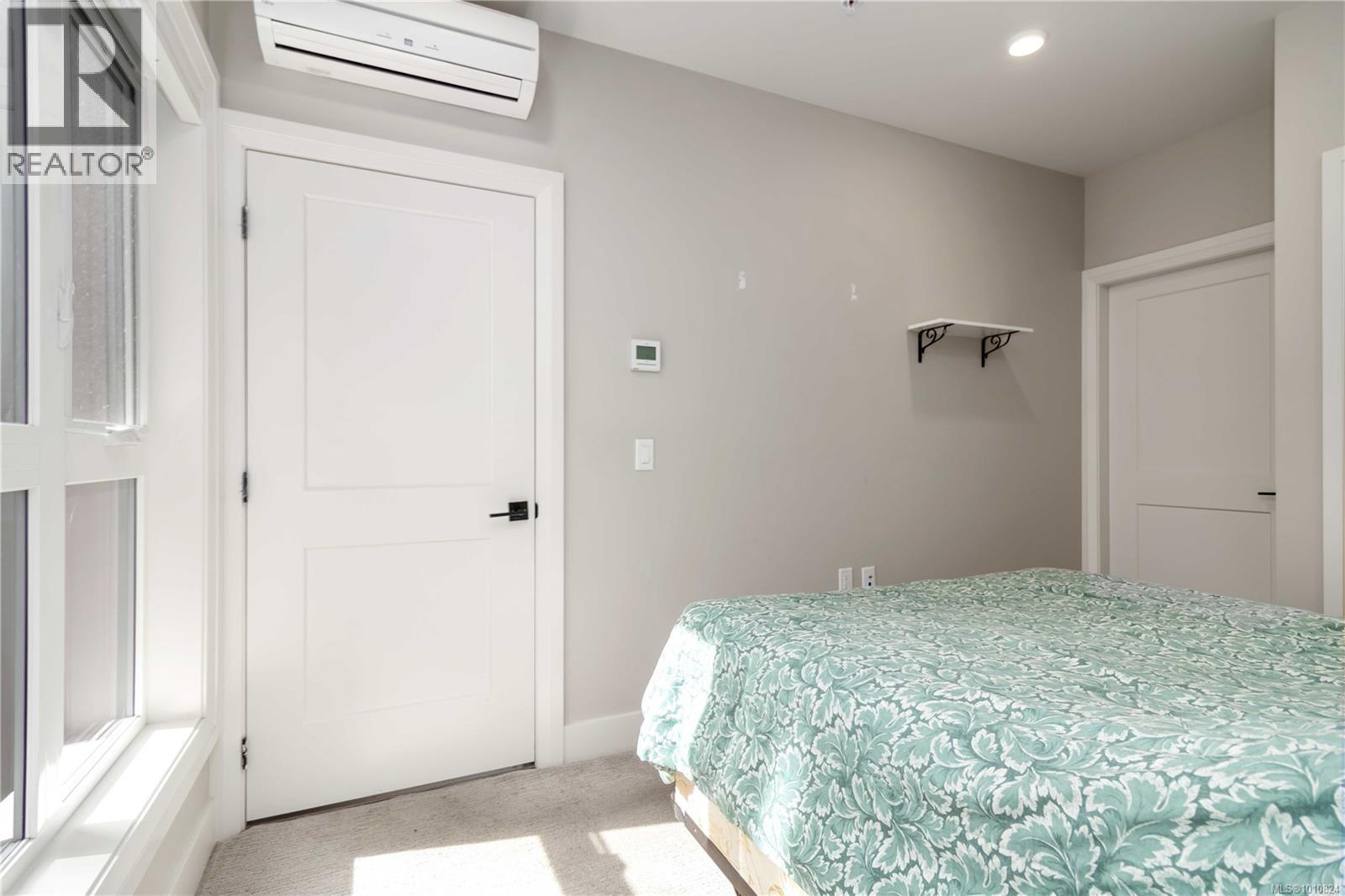 Single Family House for Sale in   Travino Lane Travino Gardens Saanich 