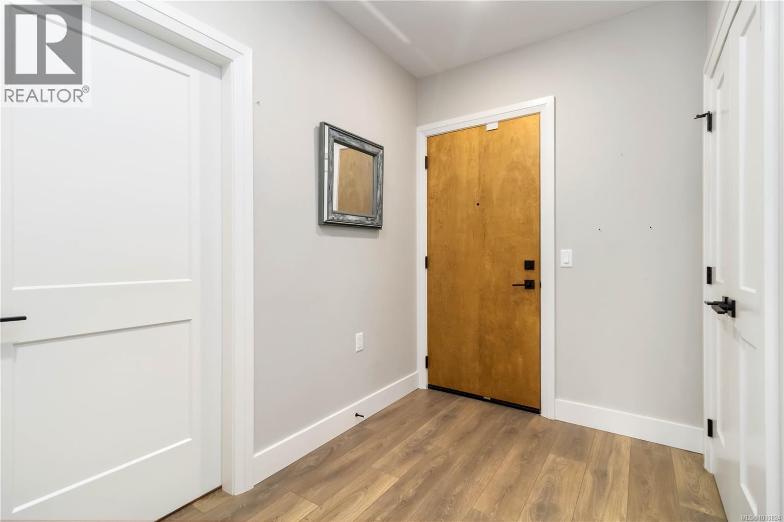 Single Family House for Sale in   Travino Lane Travino Gardens Saanich 