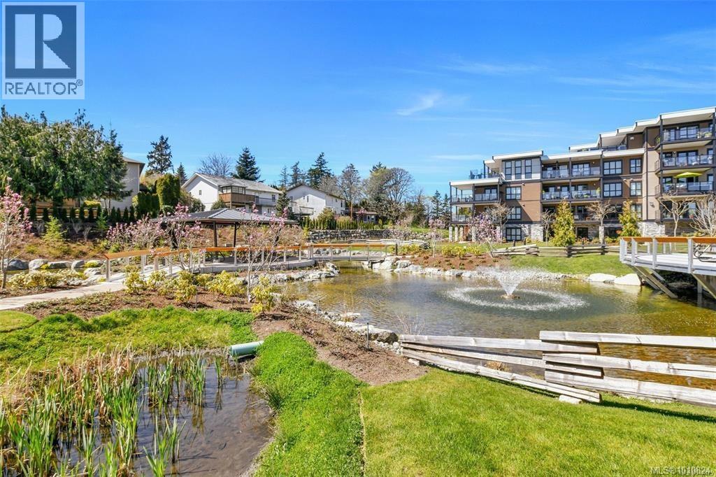 Single Family House for Sale in   Travino Lane Travino Gardens Saanich 