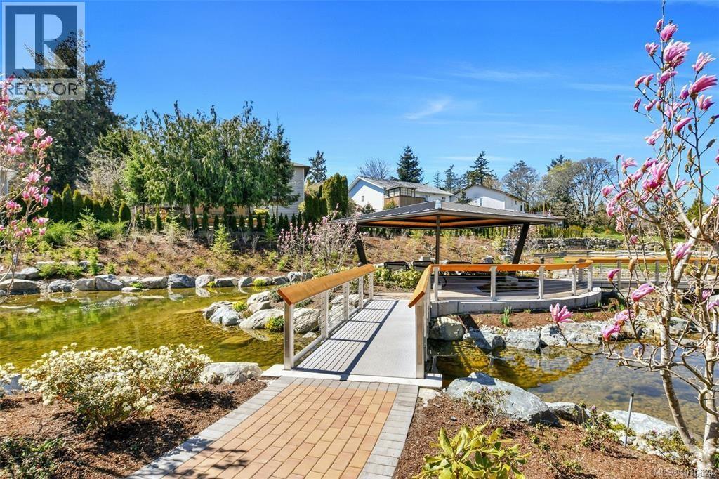 Single Family House for Sale in   Travino Lane Travino Gardens Saanich 