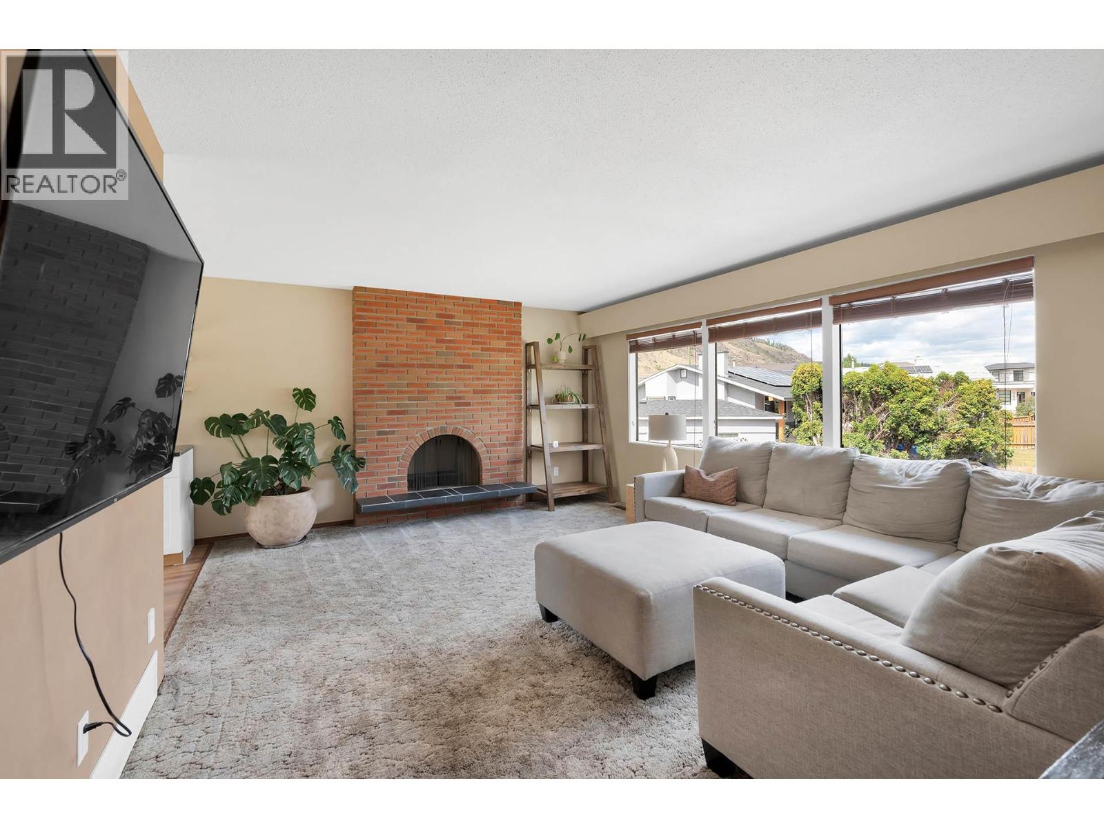 Photo 3 of 3576 Mountainview Place, Kamloops BC