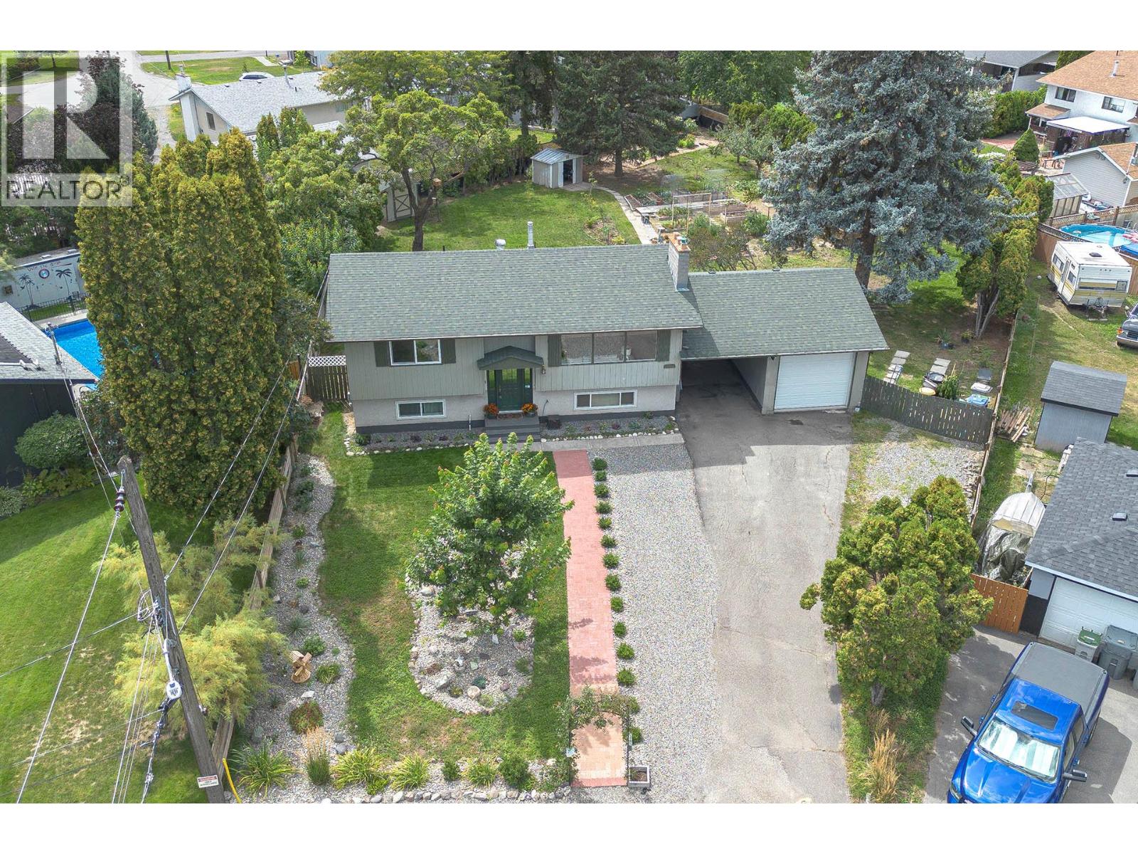 Photo 2 of 3576 Mountainview Place, Kamloops BC