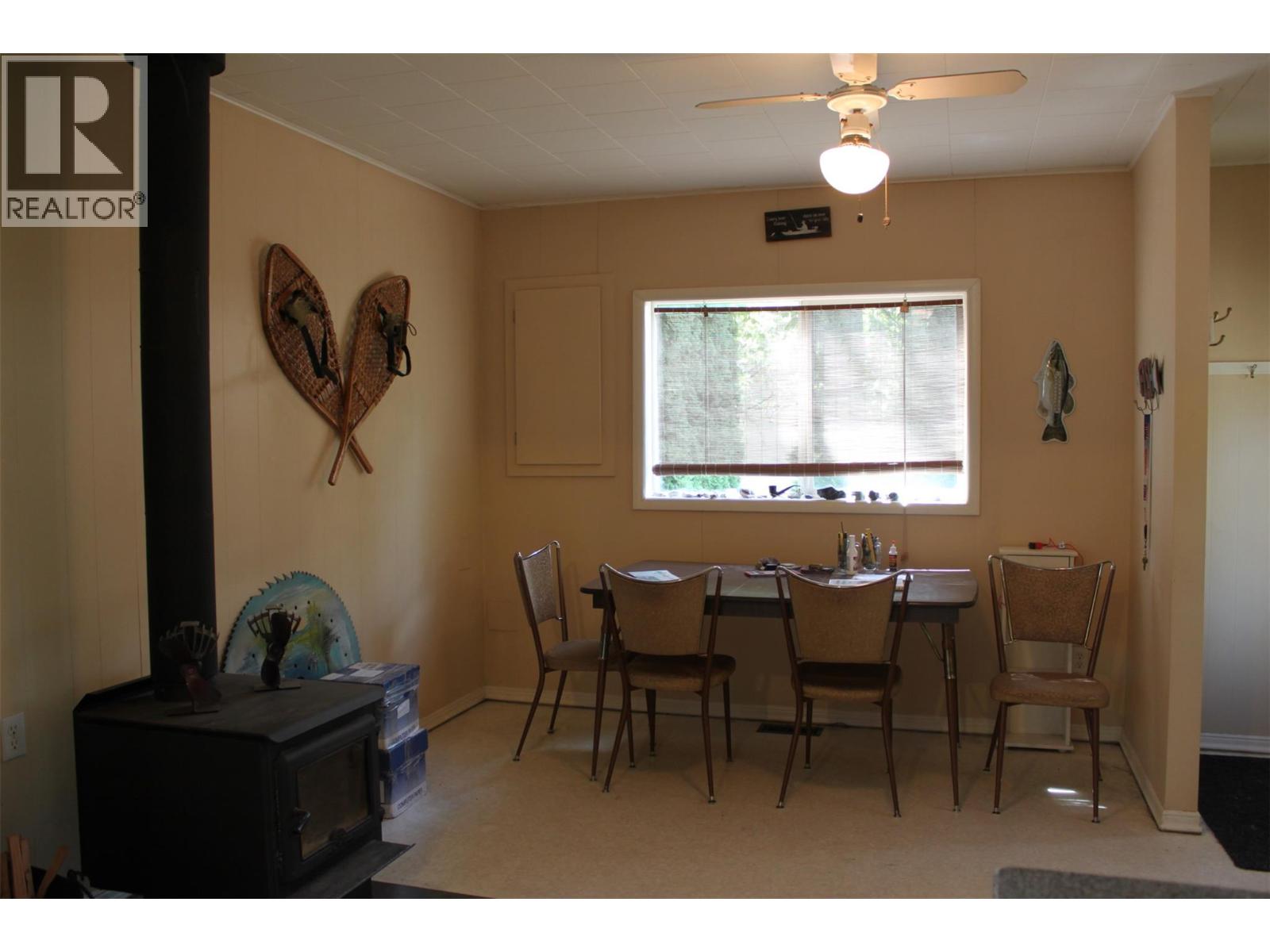 Photo 16 of 207 5th Avenue, Nakusp BC