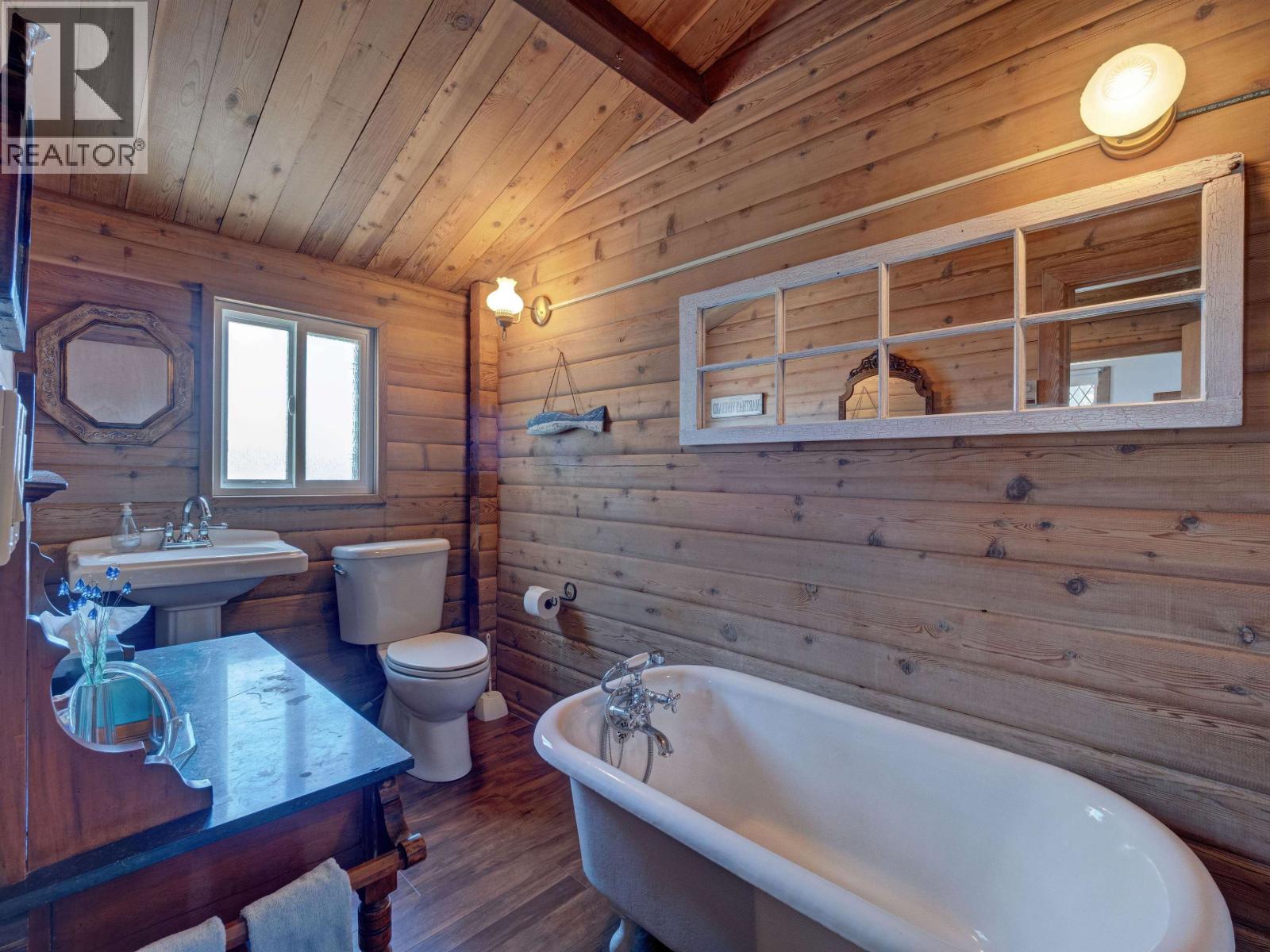5297 TAYLOR CRESCENT, Halfmoon Bay