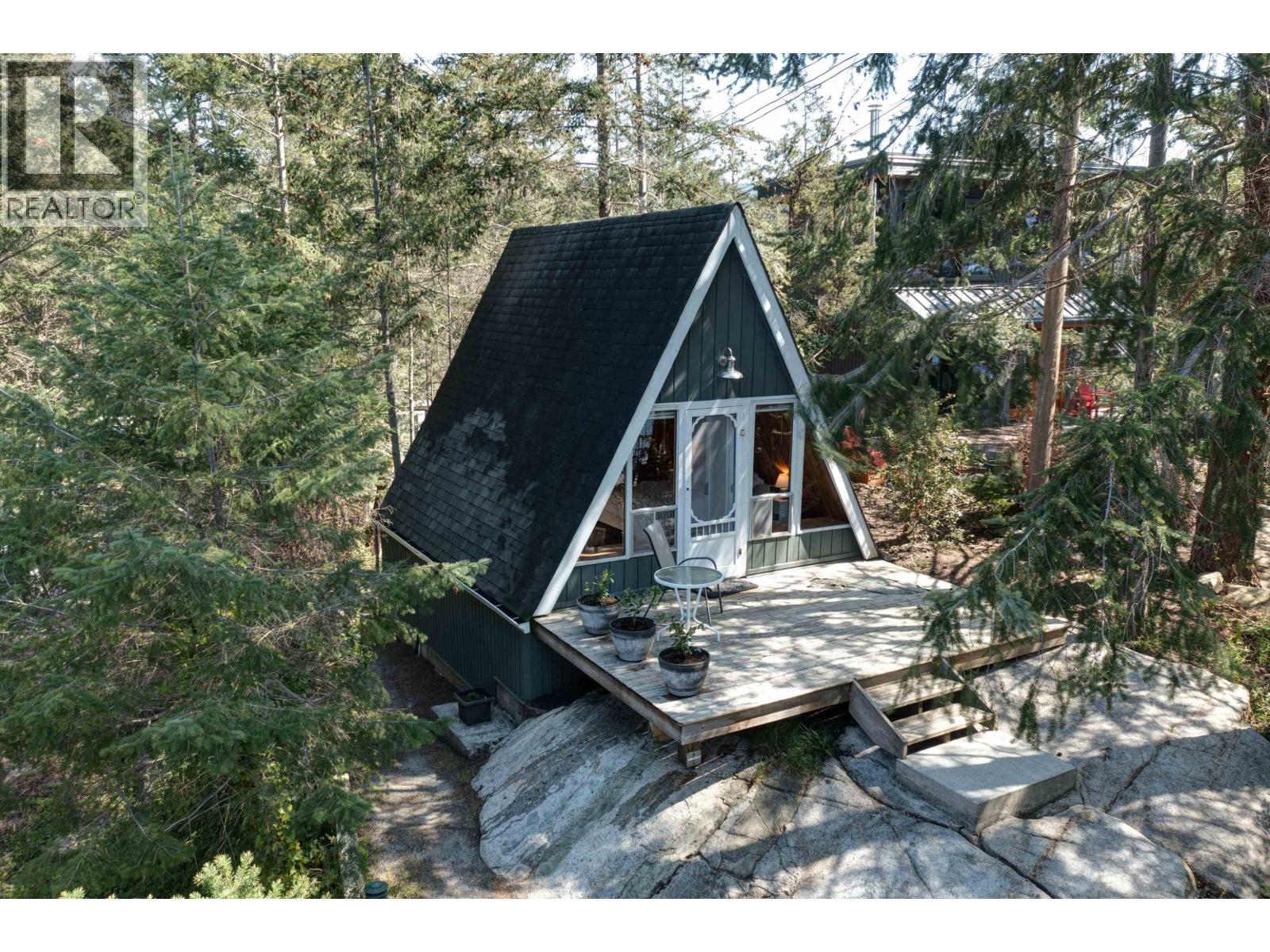 5297 TAYLOR CRESCENT, Halfmoon Bay
