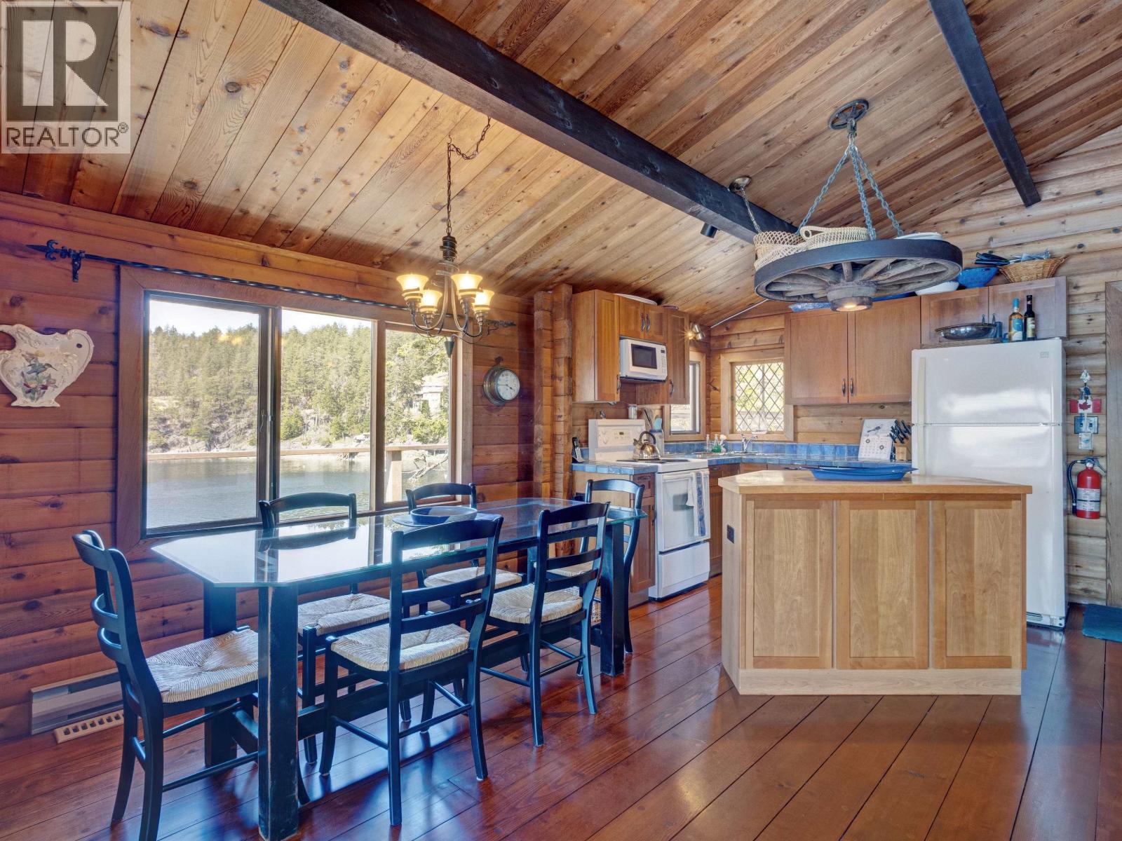 5297 TAYLOR CRESCENT, Halfmoon Bay