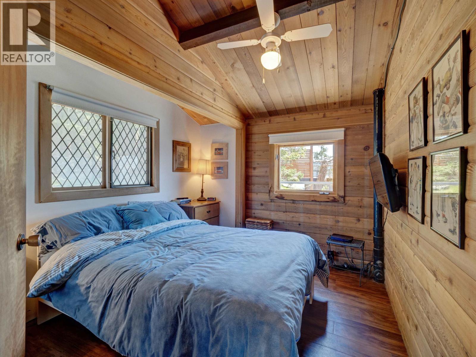 5297 TAYLOR CRESCENT, Halfmoon Bay