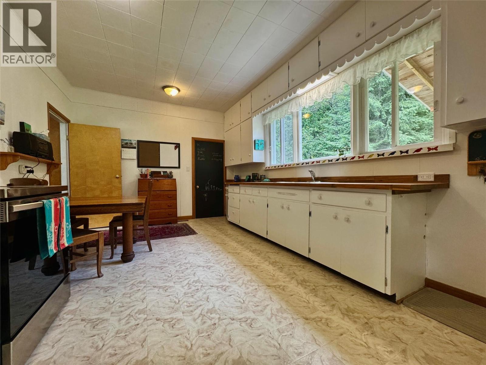 Photo 23 of 5759 Longbeach Road, Nelson BC