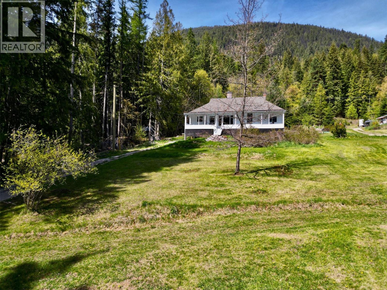 Photo 3 of 5759 Longbeach Road, Nelson BC