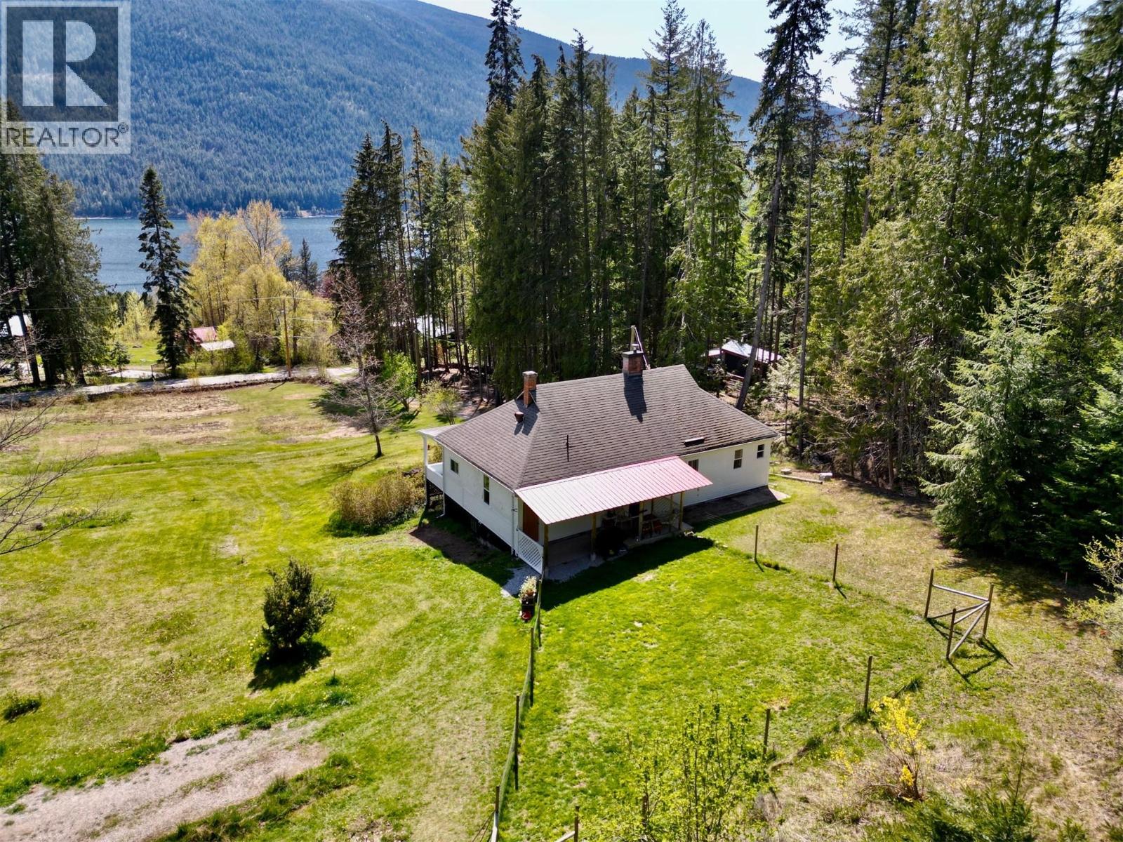 Photo 6 of 5759 Longbeach Road, Nelson BC