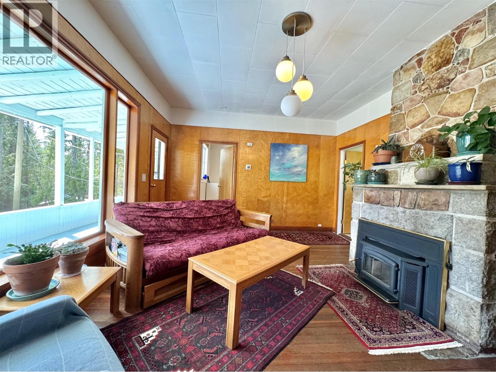 Photo 10 of 5759 Longbeach Road, Nelson BC